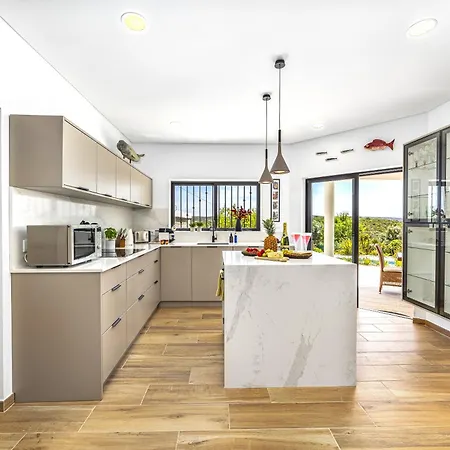 Private Oasis In Algarve With Pool & Fruit Garden 롤레