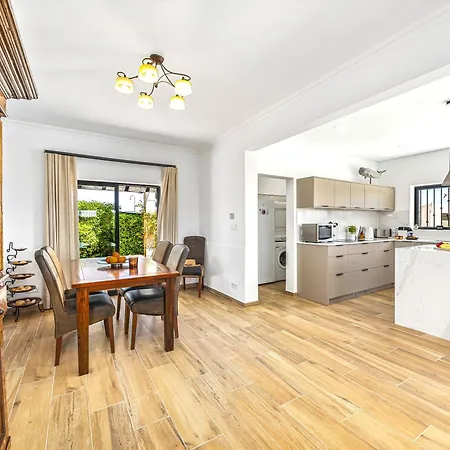 Good Life Retreat W Private Pool&fruit Garden Villa *